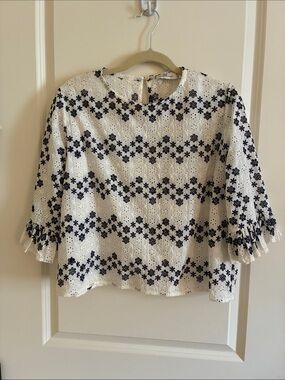 Vineyard Vines White Eyelet Blouse with Navy Floral Embroidery